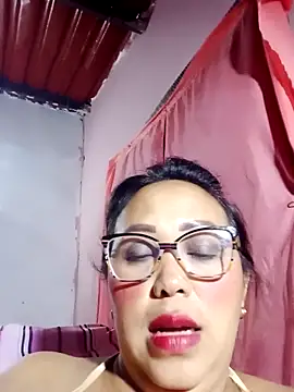 Snapshot of shaktisub_ chatting on November 28, 2:36 am shaktisub online show from November 28, 2:36 am