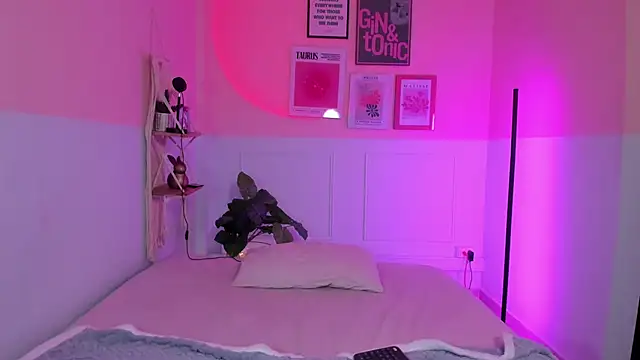 Snapshot of Camila_Rivers chatting on October 15, 12:05 pm Camila Rivers online show from October 15, 12:05 pm