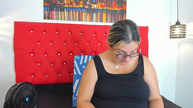 carolinacrus01 online show from September 11, 3:56 pm