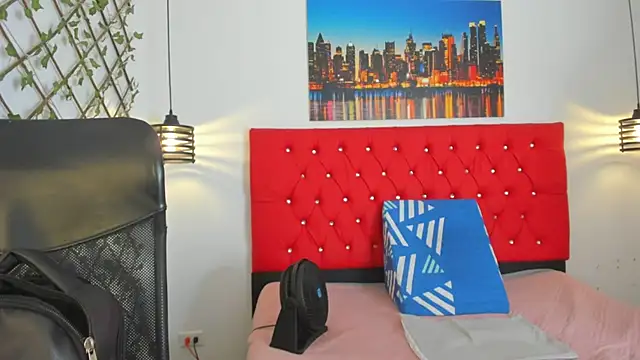 carolinacrus01 online show from September 20, 3:57 pm