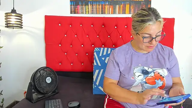 carolinacrus01 online show from October 26, 2:56 pm