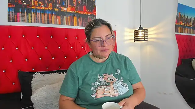 carolinacrus01 online show from February 9, 4:33 pm