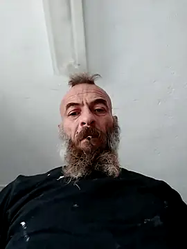 Snapshot of Zk1980 chatting on October 31, 8:37 am Zk1980 online show from October 31, 8:37 am