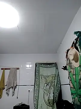 Snapshot of Zk1980 chatting on December 2, 10:16 pm Zk1980 online show from December 2, 10:16 pm