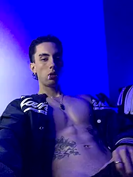 Snapshot of redmen69 chatting on September 29, 2:06 am redmen69 online show from September 29, 2:06 am