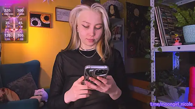 Snapshot of Nicole_matt chatting on November 23, 8:19 pm Nicole matt online show from November 23, 8:19 pm