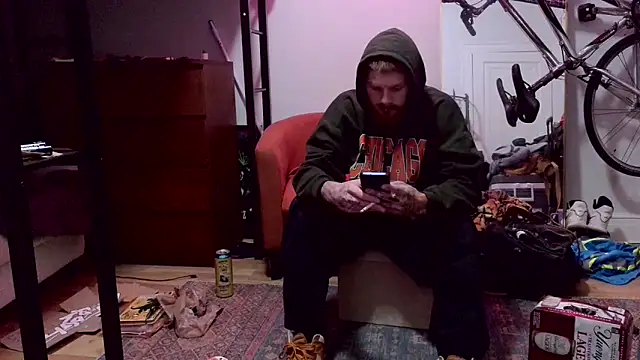 Snapshot of Magnetic127 chatting on November 5, 4:34 am Magnetic127 online show from November 5, 4:34 am