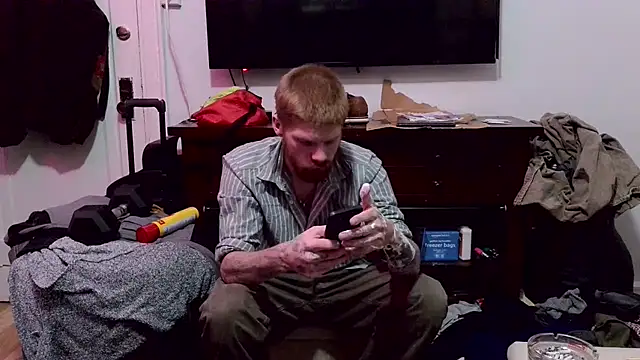 Snapshot of Magnetic127 chatting on November 7, 1:38 am Magnetic127 online show from November 7, 1:38 am