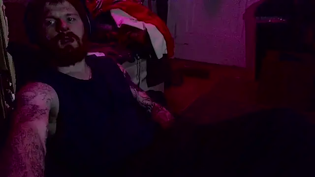 Snapshot of Magnetic127 chatting on December 18, 9:04 am Magnetic127 online show from December 18, 9:04 am