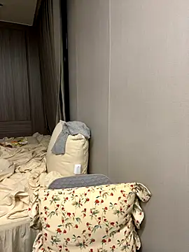 haiyan125216 online show from October 4, 9:51 am