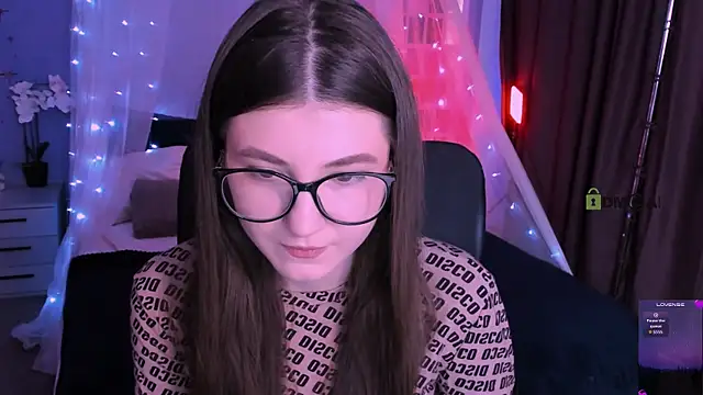 lissa night online show from December 19, 10:22 am