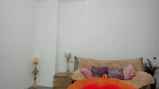 Snapshot of Kylie_Kathy chatting on September 13, 7:02 pm Kylie Kathy online show from September 13, 7:02 pm