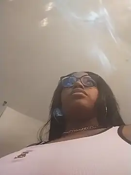 Snapshot of SheilaCoopers_ chatting on September 16, 10:44 pm SheilaCoopers online show from September 16, 10:44 pm