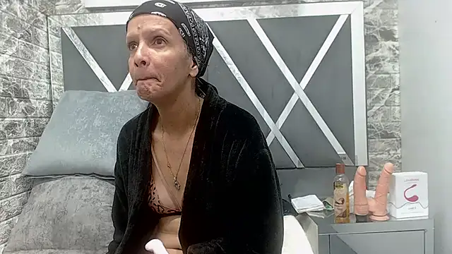 Snapshot of YanetRose chatting on September 22, 3:19 am YanetRose online show from September 22, 3:19 am