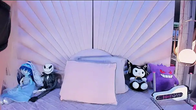 VesperVelvet online show from March 22, 4:16 am