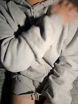 111owo111 online show from September 17, 1:46 pm