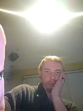 Snapshot of piercingpik chatting on November 27, 8:55 pm piercingpik online show from November 27, 8:55 pm