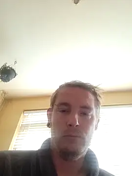 Snapshot of piercingpik chatting on November 30, 11:25 am piercingpik online show from November 30, 11:25 am