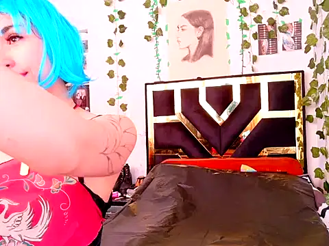 lucywhite13 online show from October 25, 4:35 pm