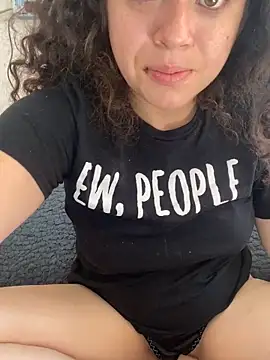 Snapshot of Lucy_YupiSweet chatting on November 18, 4:44 pm Lucy YupiSweet online show from November 18, 4:44 pm