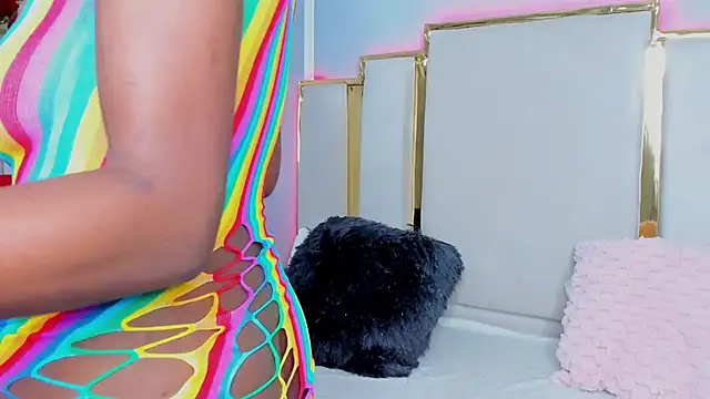 Snapshot of Aurora-Queen chatting on October 7, 7:55 pm Aurora-Queen online show from October 7, 7:55 pm