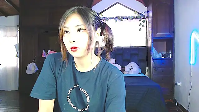 Shisuku Sophi online show from October 12, 10:09 pm