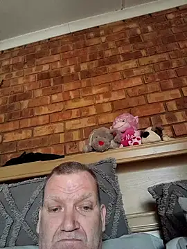 wallacelegend online show from September 23, 5:54 am