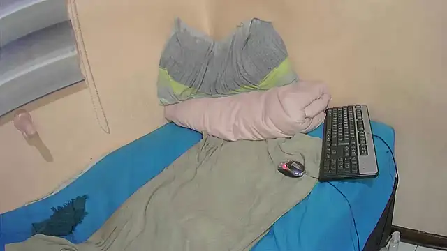 Snapshot of BigSexyEbony chatting on October 24, 10:28 pm BigSexyEbony online show from October 24, 10:28 pm