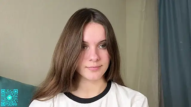 chloemilka online show from October 25, 5:30 pm