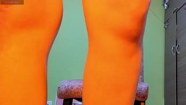 Snapshot of hot_Dariana_pantyhose chatting on November 14, 1:32 pm hot Dariana pantyhose online show from November 14, 1:32 pm