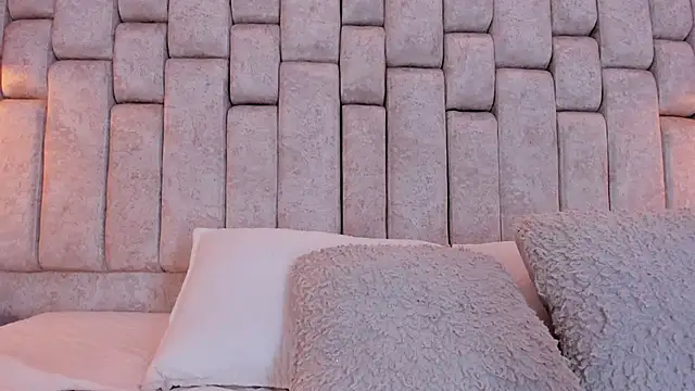 LissyConan online show from December 19, 8:05 pm