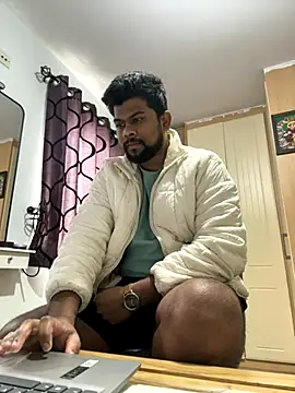 Snapshot of CrazyShashank chatting on November 30, 12:42 pm CrazyShashank online show from November 30, 12:42 pm