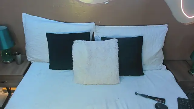 Enrrixxx  online show from April 17, 12:24 am