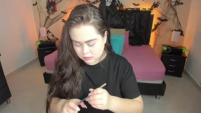 LolaVillalobos online show from October 15, 12:05 pm