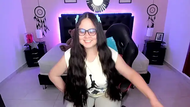 LolaVillalobos online show from March 19, 12:20 pm