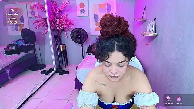 Maggy t18 online show from April 18, 3:32 am