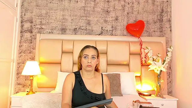 Edna Copper online show from February 15, 4:31 am