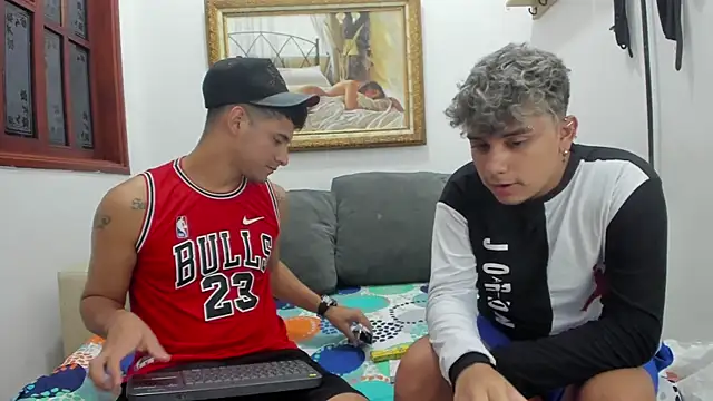 DavilANDkevin2 online show from September 28, 2:17 am