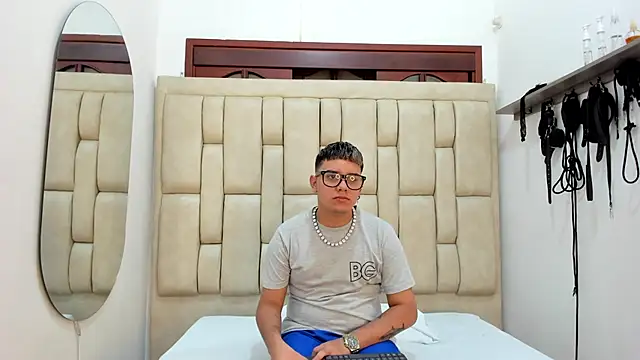 DavilANDkevin2 online show from October 20, 12:55 am