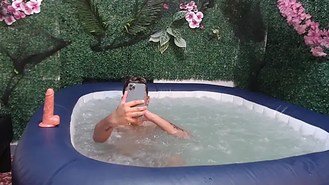 DavilANDkevin2 online show from November 4, 2:10 am