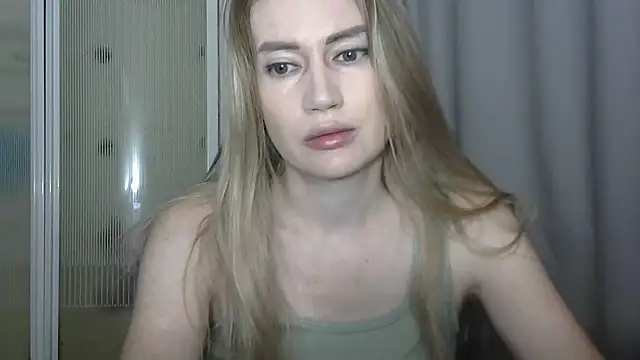 Snapshot of JessFoxxx chatting on September 10, 2:33 am JessFoxxx online show from September 10, 2:33 am