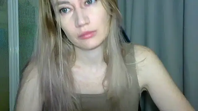 Snapshot of JessFoxxx chatting on November 1, 3:08 am JessFoxxx online show from November 1, 3:08 am