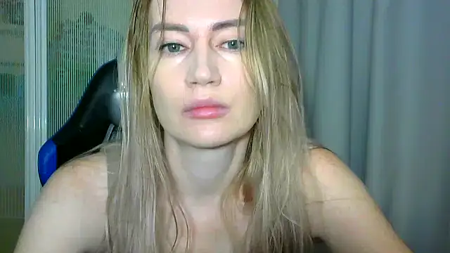 Snapshot of JessFoxxx chatting on November 2, 2:47 am JessFoxxx online show from November 2, 2:47 am