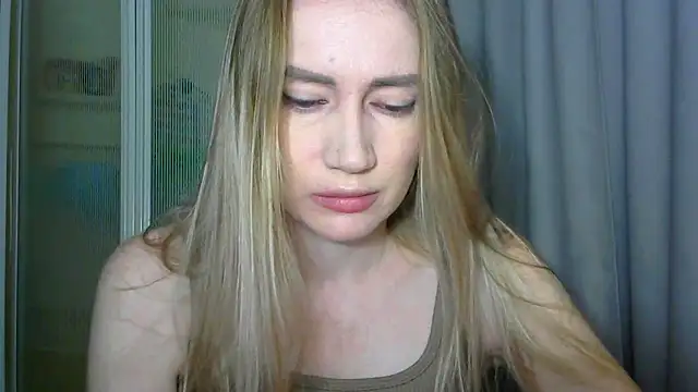 Snapshot of JessFoxxx chatting on November 16, 2:50 am JessFoxxx online show from November 16, 2:50 am