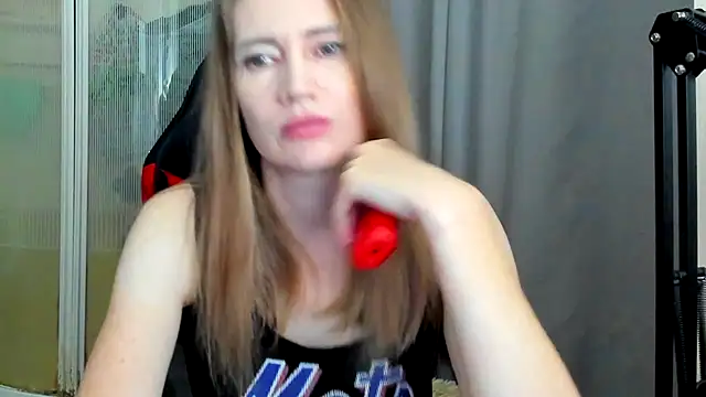 JessFoxxx online show from June 2, 2:24 am