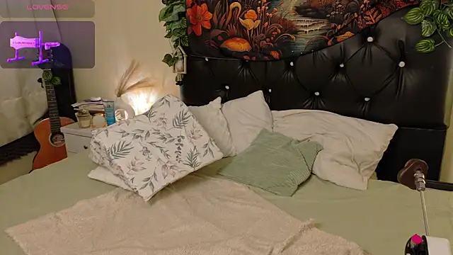 Snapshot of Amanda_sweet chatting on October 11, 1:05 am Amanda sweet online show from October 11, 1:05 am