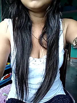 Snapshot of Desi_couple305 chatting on October 8, 1:47 am Desi couple305 online show from October 8, 1:47 am