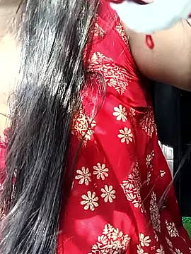 Snapshot of Desi_couple305 chatting on October 18, 8:26 am Desi couple305 online show from October 18, 8:26 am