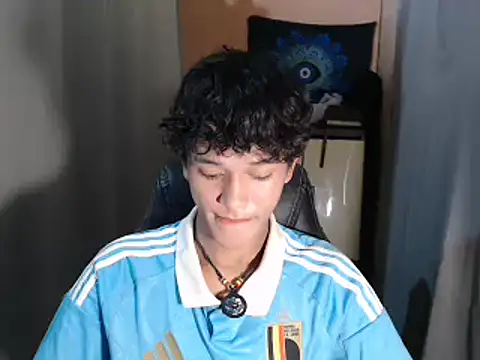 Snapshot of kenbigcockxx chatting on October 3, 3:25 am kenbigcockxx online show from October 3, 3:25 am