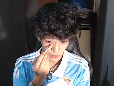 Snapshot of kenbigcockxx chatting on October 3, 4:37 pm kenbigcockxx online show from October 3, 4:37 pm